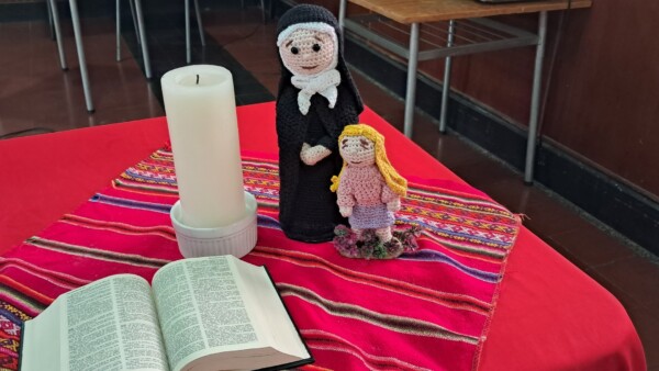 Algunos momentos de la ceremonia de cambio de mando, del Centro de Alumnas.Nuestra nueva directiva juramentó y asumió hoy viernes 25 de mayo sus funciones.

¡Los mejores deseos para su mandato!.