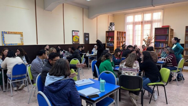Consejo Valor del mes: La Responsabilidad.Este martes 13 de mayo, todos los funcionarios de nuestro Liceo, tuvieron una jornada reflexiva en torno al valor del mes: la Responsabilidad. 

Agradecemos a profesores y asistentes de la educación, su participación y entusiasmo por mejorar este valor tan importante para nuestra comunidad.